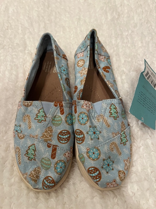Toms Other - Christmas Toms Kids Shoes with Holiday Cookie Print size Youth 4